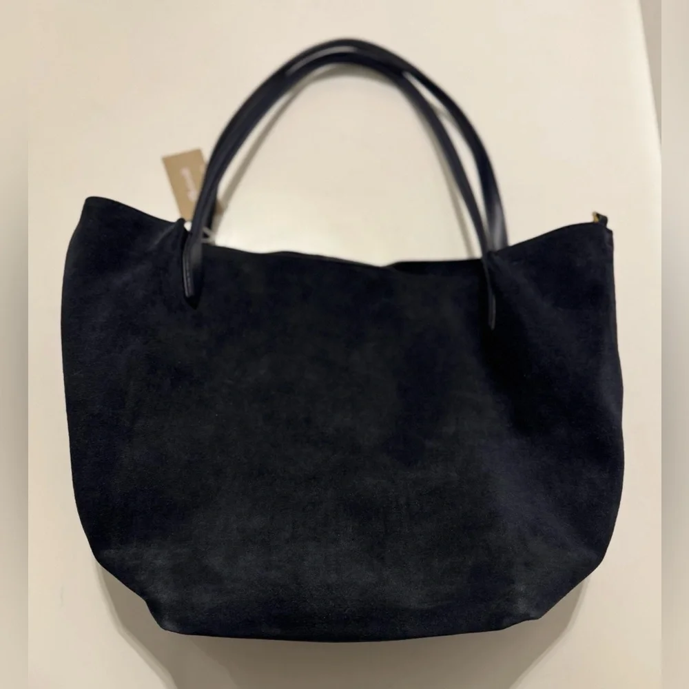 MADEWELL The Shopper Tote in Soft Grain Suede - Picture 9 of 16